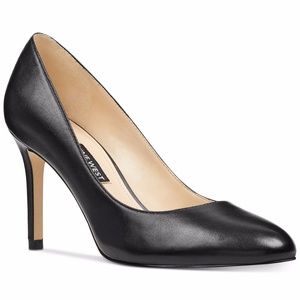 Nine West - Black Leather Round-Toe Pumps